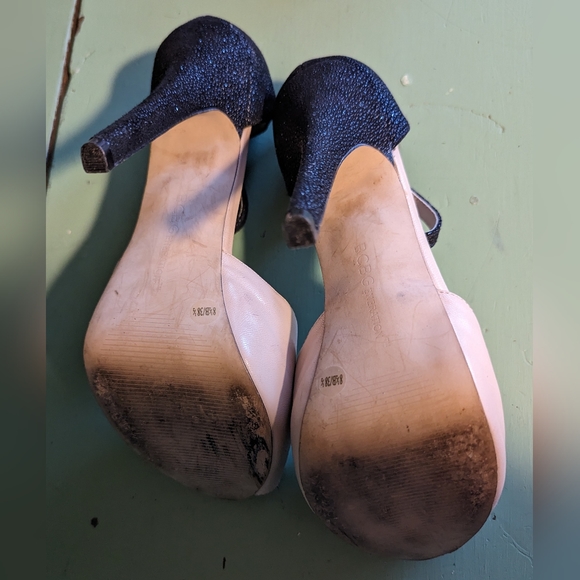 BCBGeneration Cream And Black Studded, Open Toe, Pumps, Size 8.5 - Picture 6 of 9